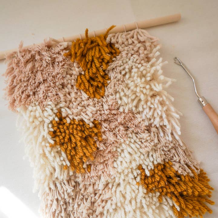 Living Fibers – wholesale DIY craft kit – Savanna Latch hook kit5