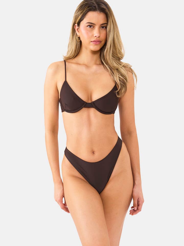 Nyud Swim – Engroshandel Badeunderdel - Dame – Brun Arlo Bikiniunderdel Nyud Swim Moderat Dækning1