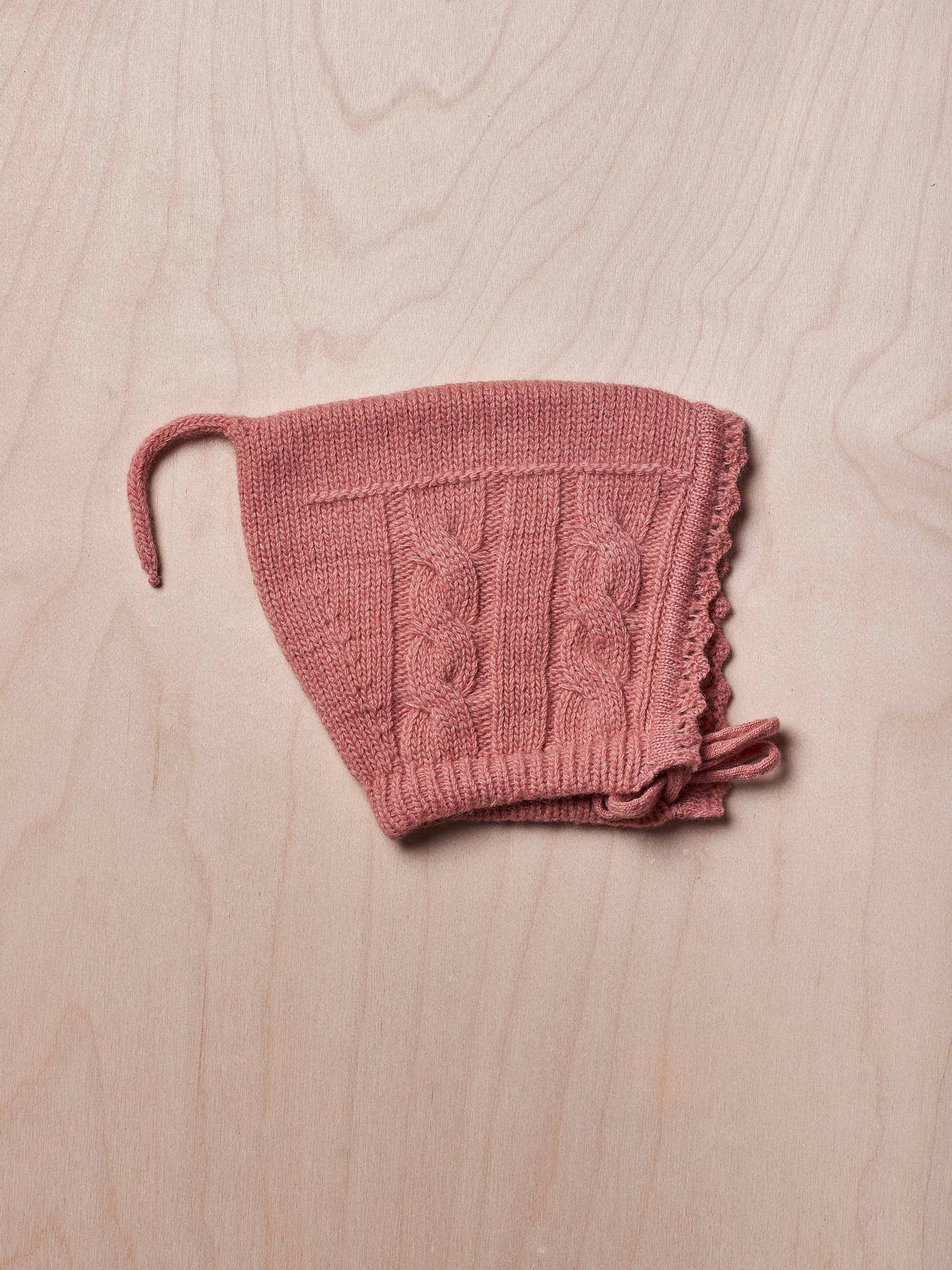 Wedoble: sustainable children's fashion - Wholesale Bonnet - Baby - Bonnet knitted in wool | LOVE IN WINTER DAYS0