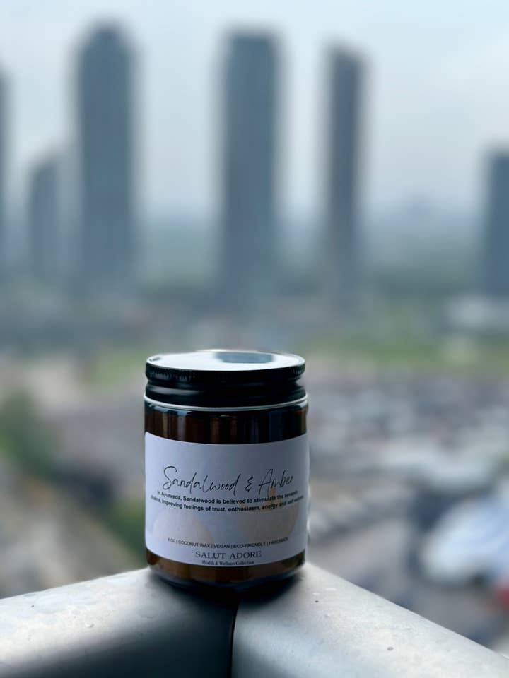 Sandelträ & Amber för wholesale av Salut Adore