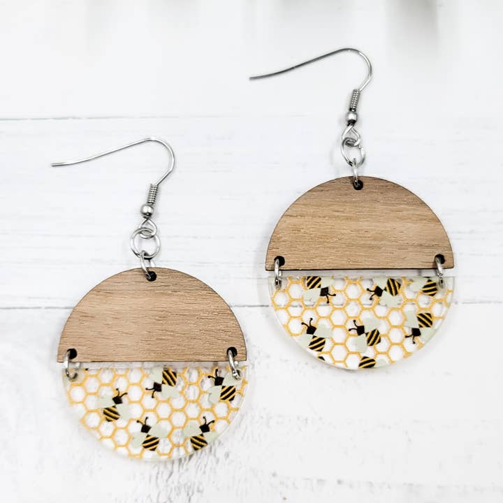Honningbier akryl Split cirkel dingle øreringe for engroshandel hos The Purple Chickadee