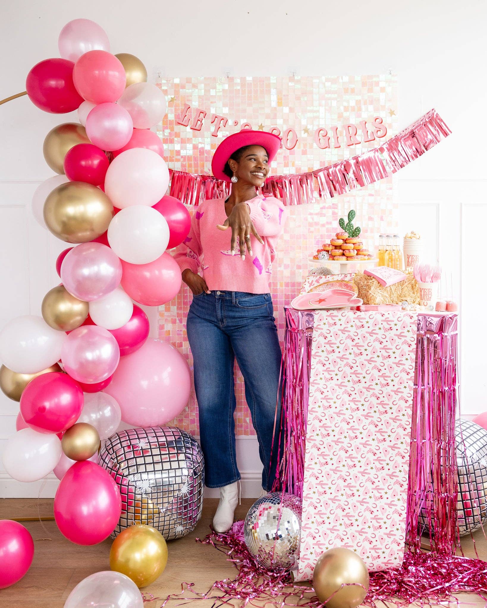 My Mind’s Eye - Wholesale Party Sign/Banner - CWG1002 - Let's Go Girls Banner Set4