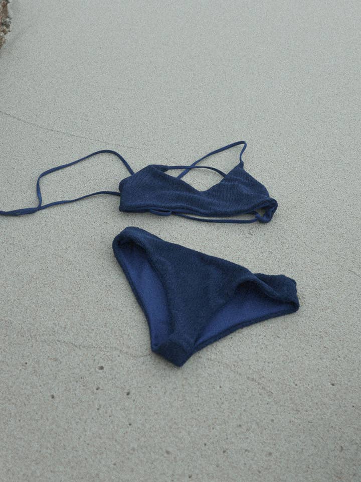 Othersea Bikini - Wholesale Swim Top - Women's - Haut de bikini « SUL'SIDE » TEXTURÉ - PROFONDO (ECO)
