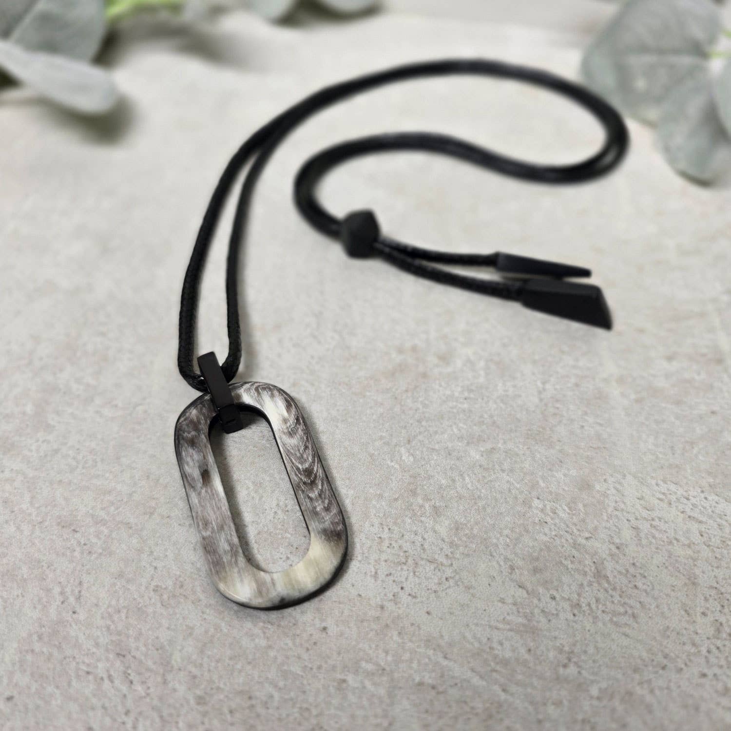 BRANCH JEWELLERY - Vendita all'ingrosso Collana con ciondolo/pendaglio - Ciondolo in corno rettangolare grande nero naturale e cordoncino  5