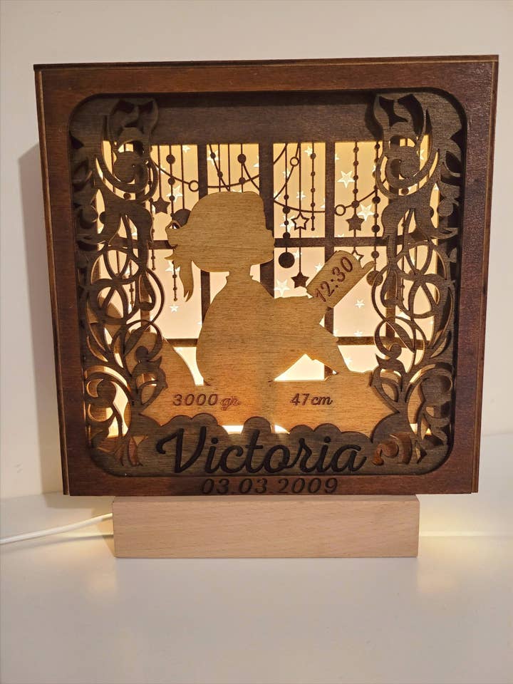 3D Personalisierte Lampe "Lesendes Mädchen", Nachtlampe Personalisiertes Geschenk für den Großhandel von Laser by D.A.M.