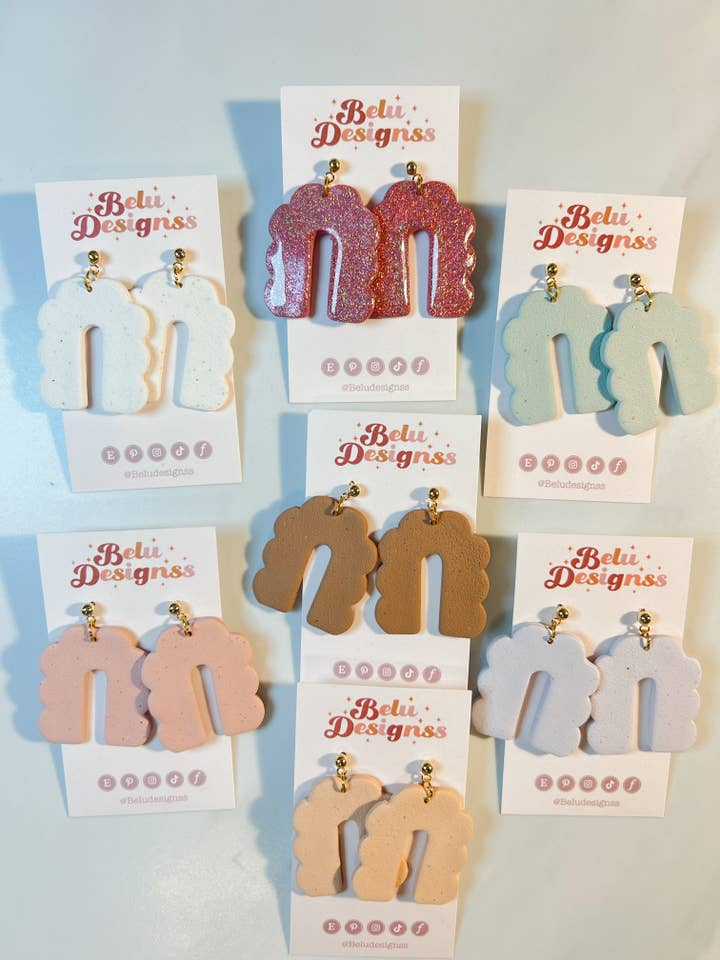 Jolies boucles d'oreilles en pâte polymère Border Arch pour la vente par Belu Designss