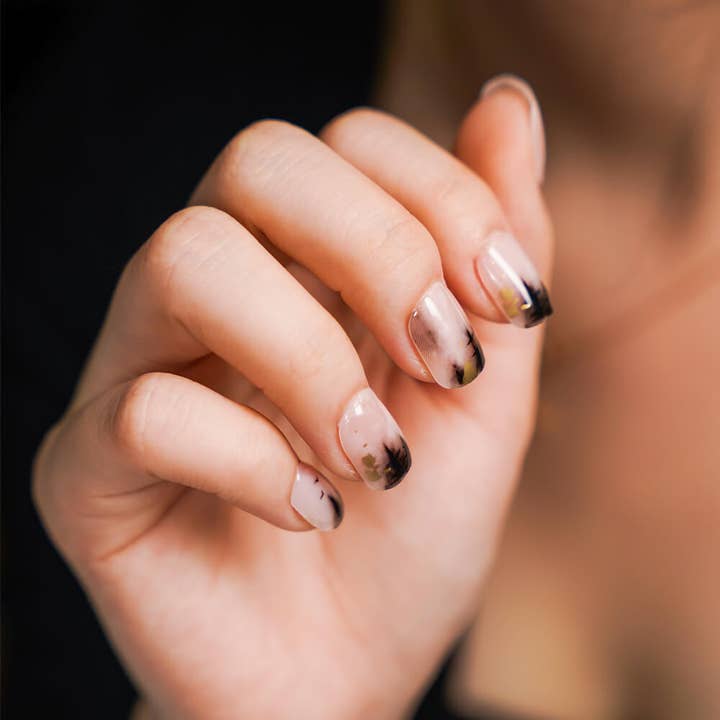 Glasur fransk presse på negle Kort squoval blæk og vaskedesign for engroshandel hos vibeficant