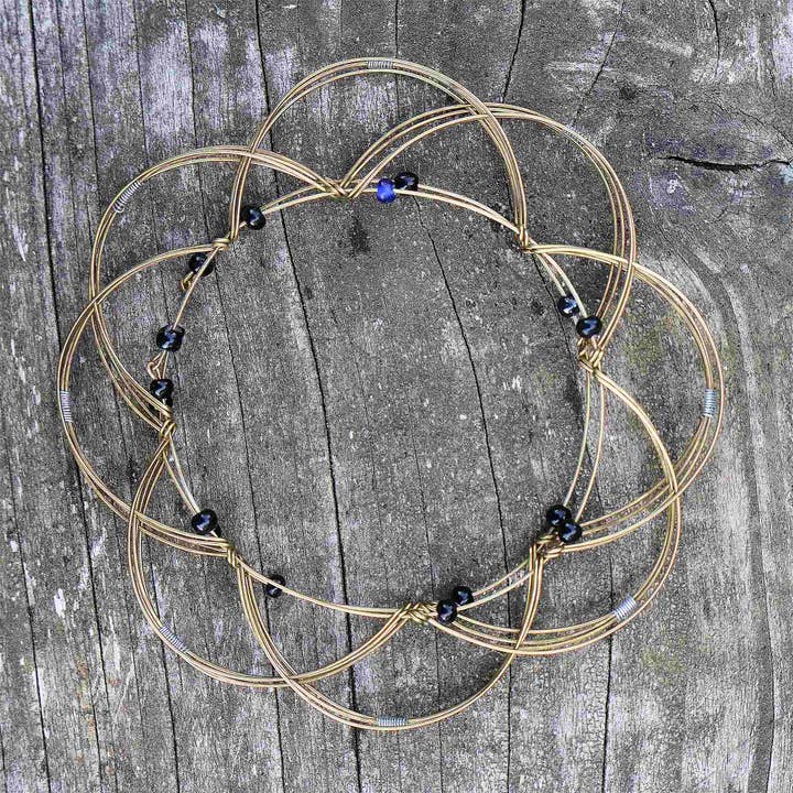 Tribal Trade GmbH – Cata-sonhos por atacado – Mandala 4D decorativa em malha de arame dourada e preta Flor da Vida5