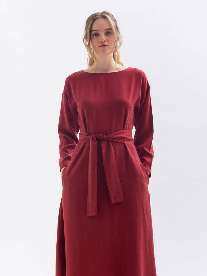 “FRAN-CES” midi dress in merlot red tencel for wholesale by Studio Hertzberg