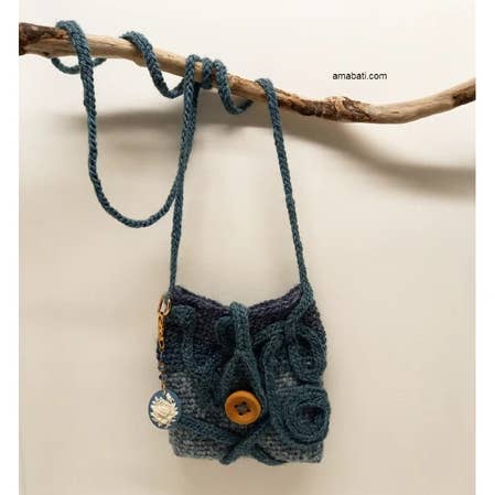 Ullpåse med väska charm - N°2 för wholesale av Chez XYZ association artistique