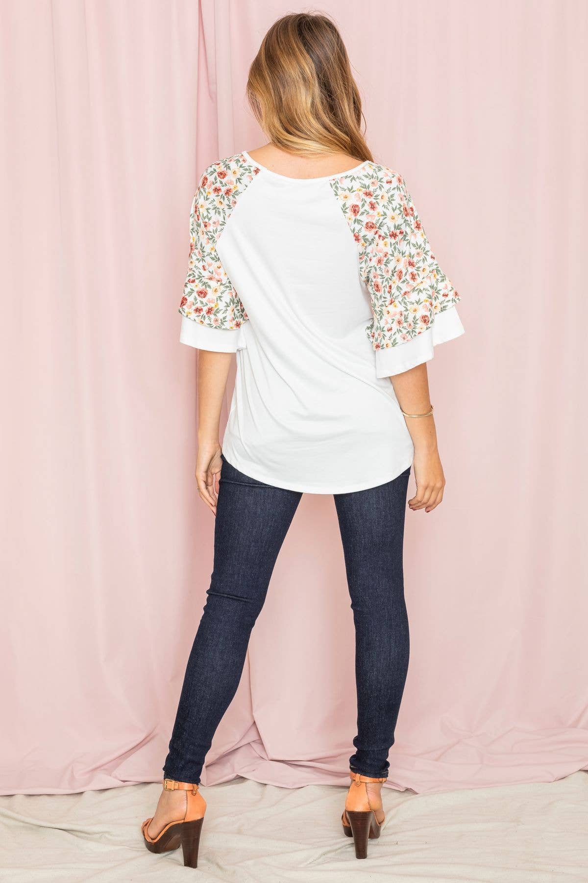 Elfenbein Tunika mit doppelter Rüschenärmel und Blumen für den Großhandel auf Faire2