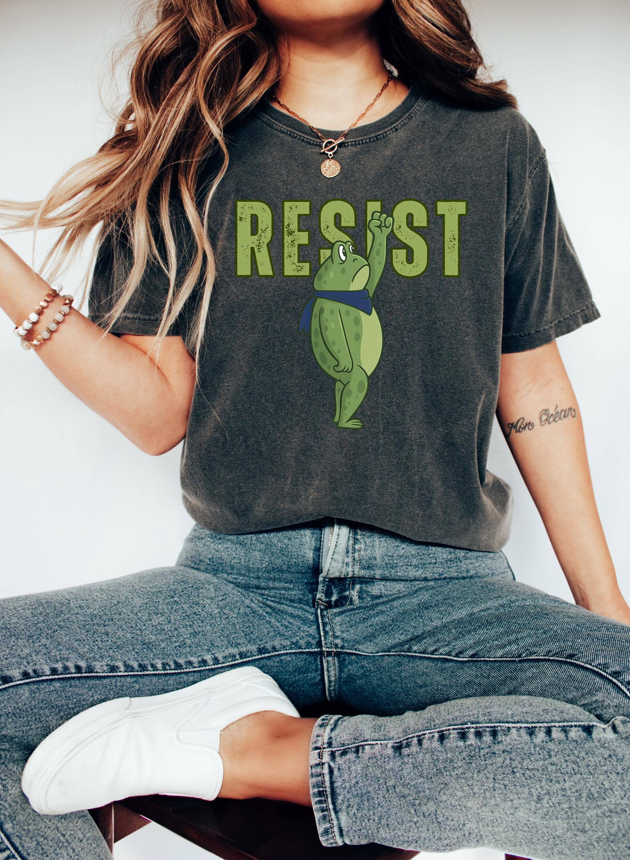 Glaime - Wholesale T-Shirt (Graphic) - Women's - Portland Frog Protest Resist Comfort Colors Shirt, Sweater