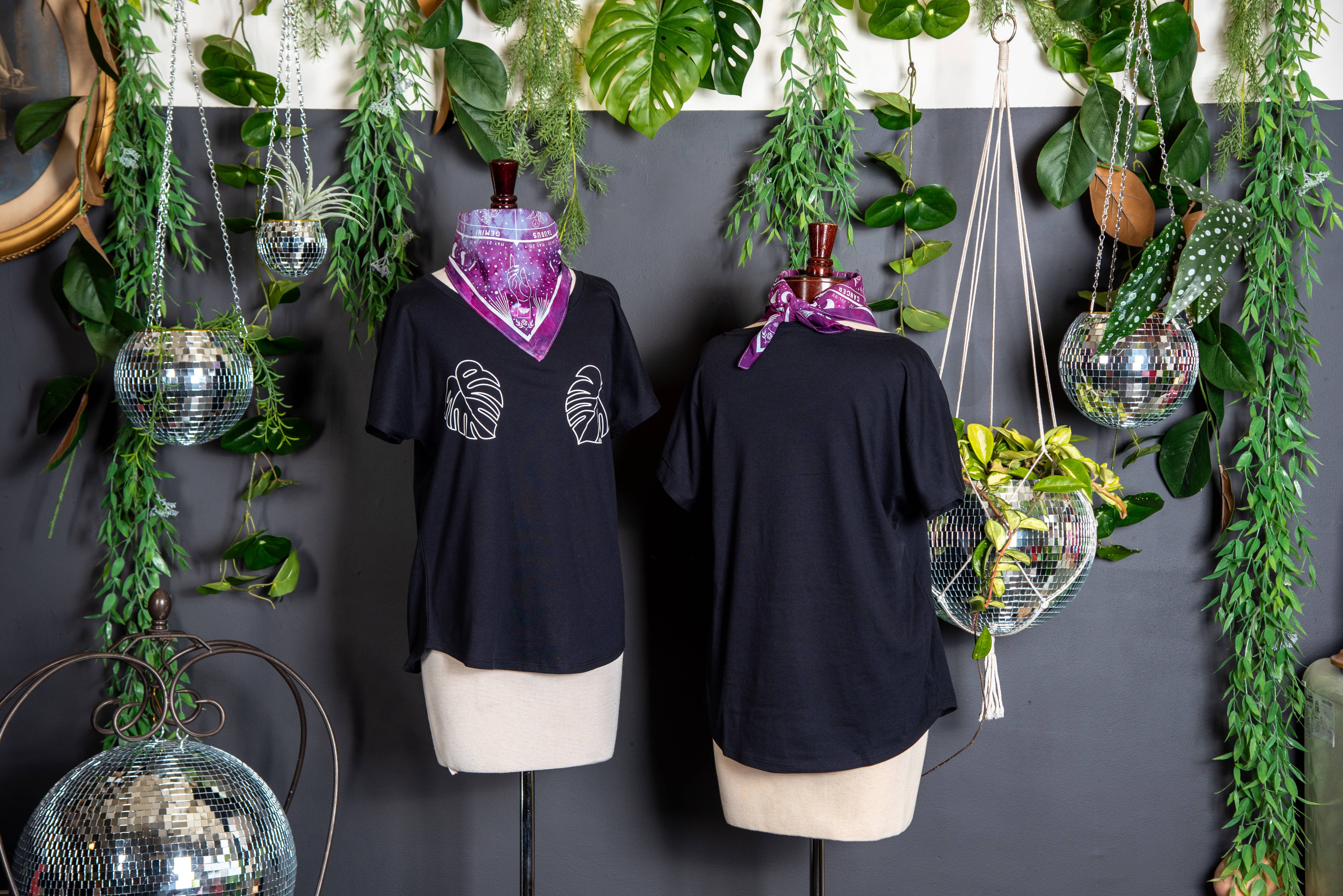 Variegate Design – Großhandel T-Shirt mit Siebdruck – Damen – Monstera Titties - Dolman T-Shirt