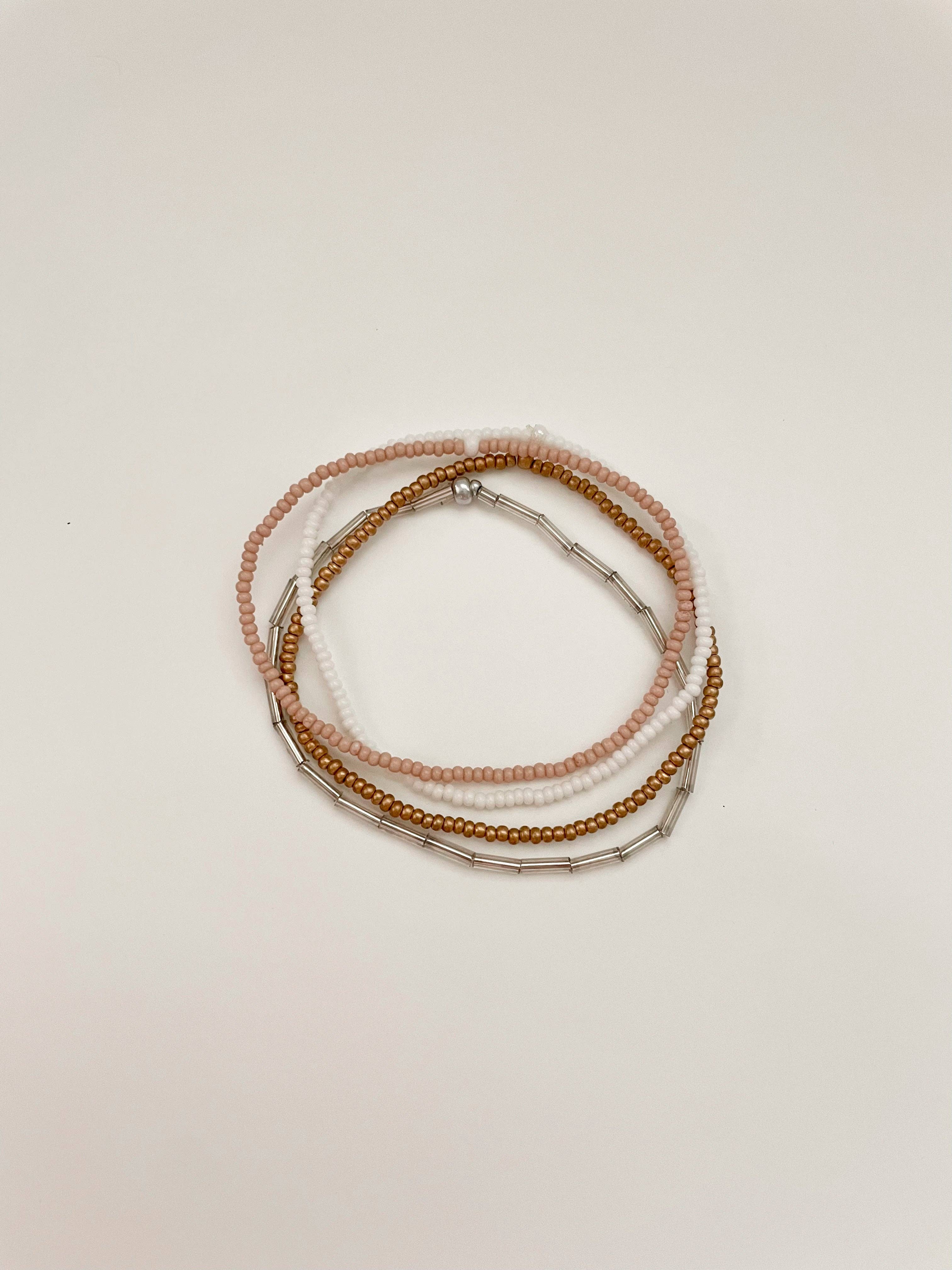 Caitlyn Clare Flair - Vente Parures de bijoux - Ensemble de bracelets extensibles simples et délicats en perles de rocaille4