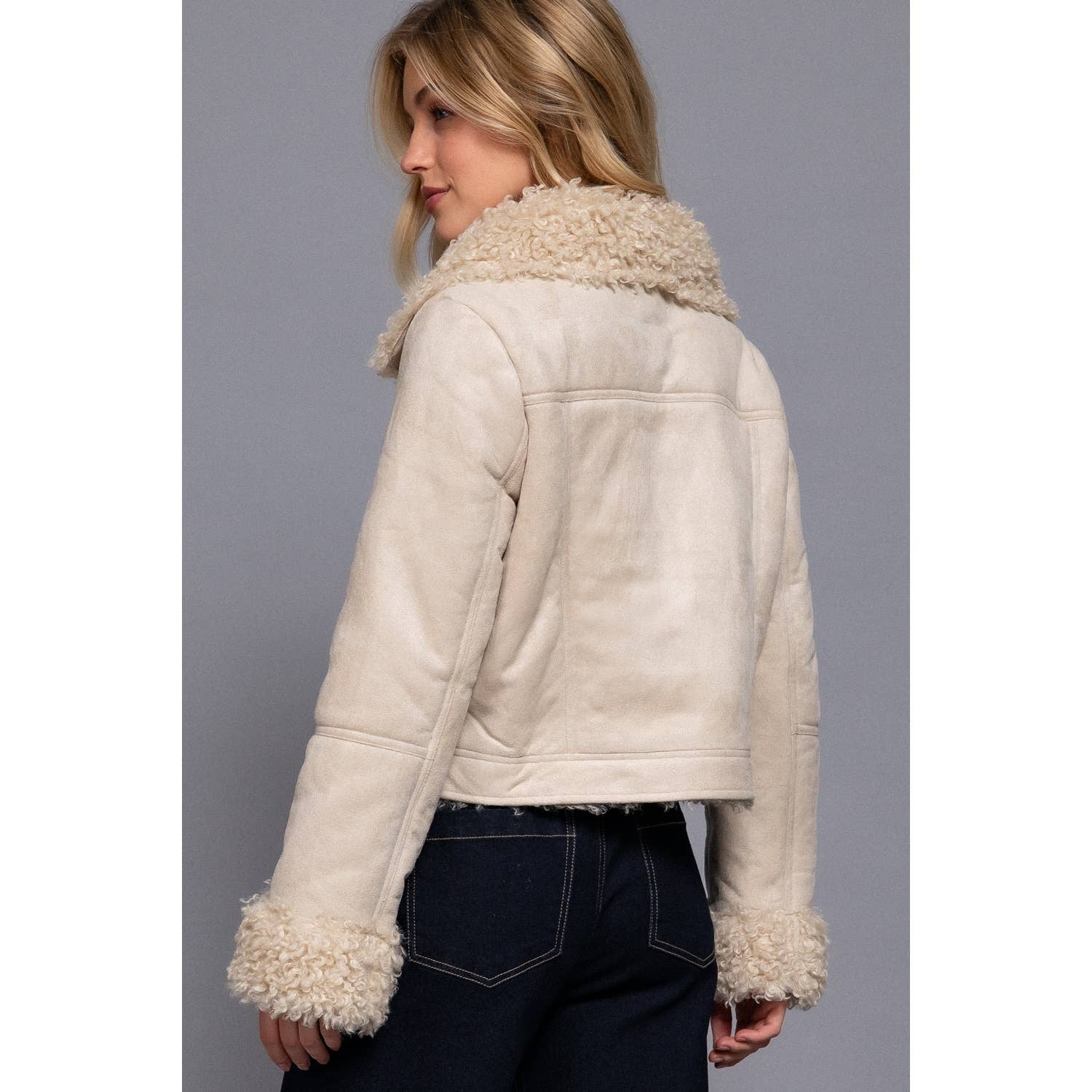 Style Up - Vente Veste – femme - VESTE COURTE EN DAIM PENNY LANE AVEC DÉTAILS EN FOURRURE INTÉRIEURE11