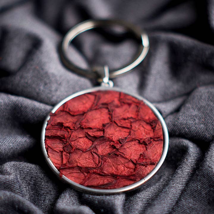 Fish leather key chain from Iceland / Atlantic perch skin för wholesale av Fish Leather Studio