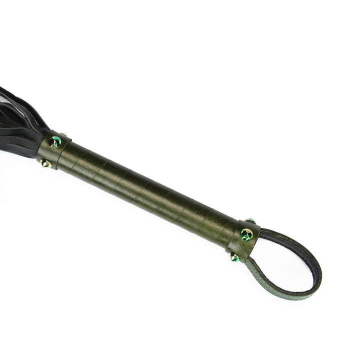 Liebe Seele - Wholesale Sex Toy - Luxury Green Leather Flogger with Green Rivets2