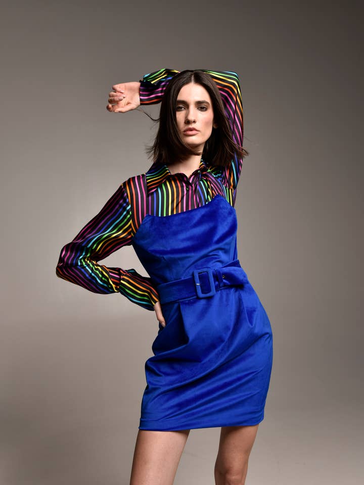 ROBE DÉCOLLETÉE EN VELOURS pour la vente par Giovanna Nicolai