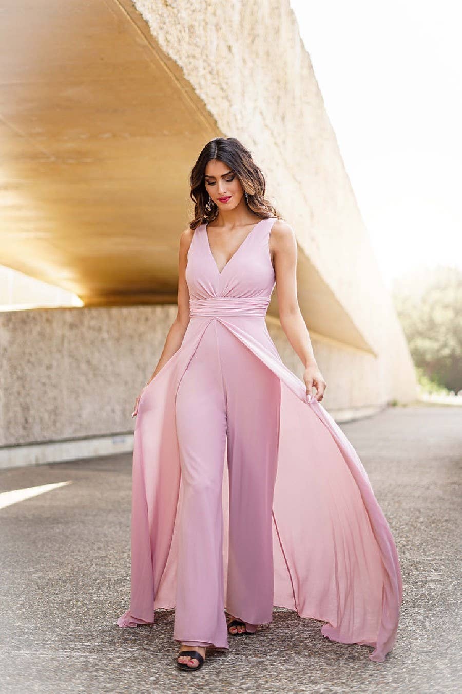 Eva & Lola - Epsilonn – Großhandel Abendkleid – Damen – Jumpsuit-Kleid mit tiefem V-Ausschnitt12