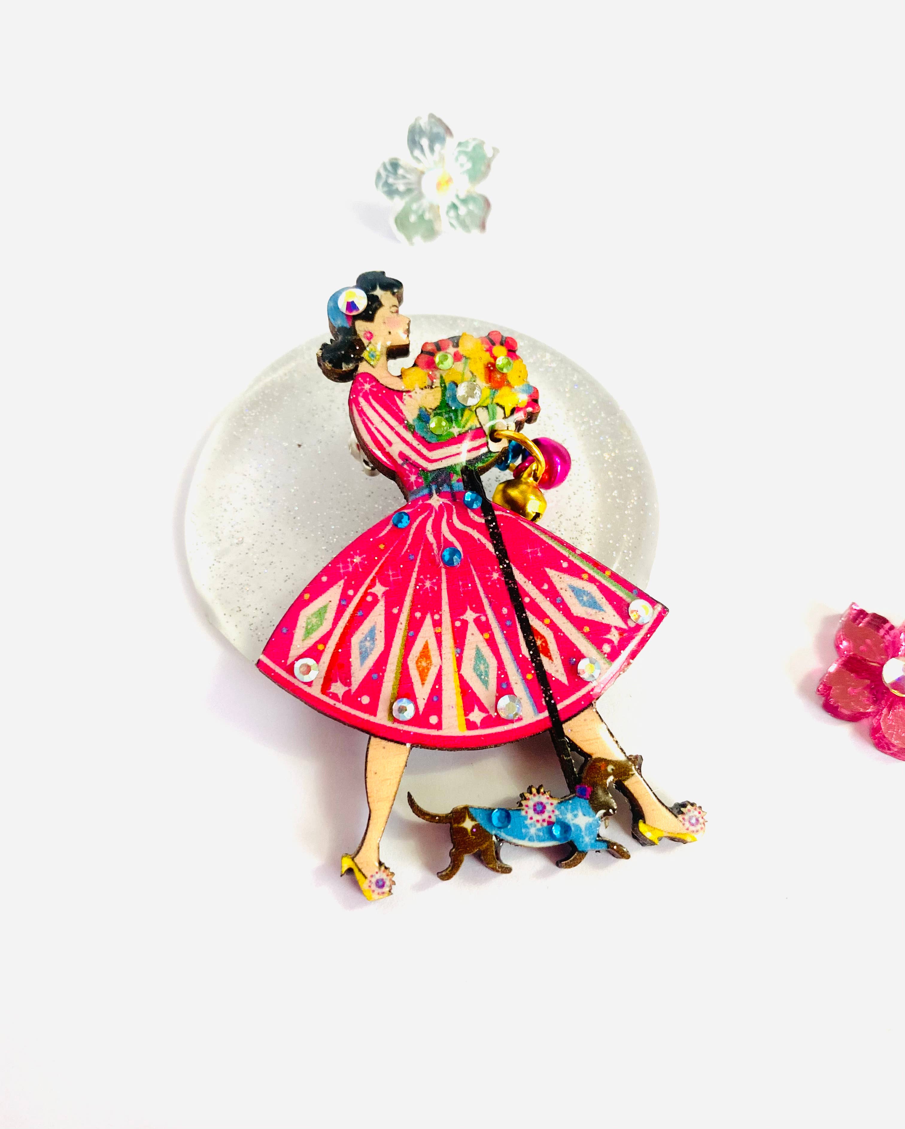 Rosie Rose Parker - Vente Broches - Broche rétro originale années 1950 avec dame d'été et chien saucisse8