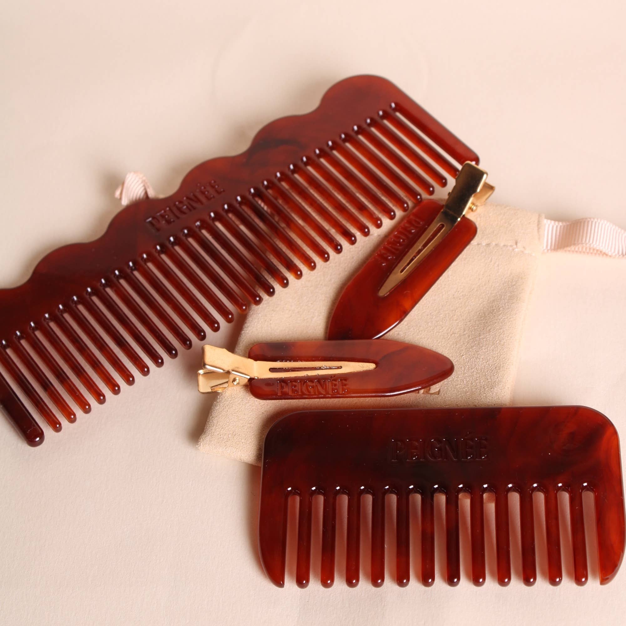 Peignee Paris - Wholesale Hair Brush/Comb - Signature comb - Moulin Rouge4