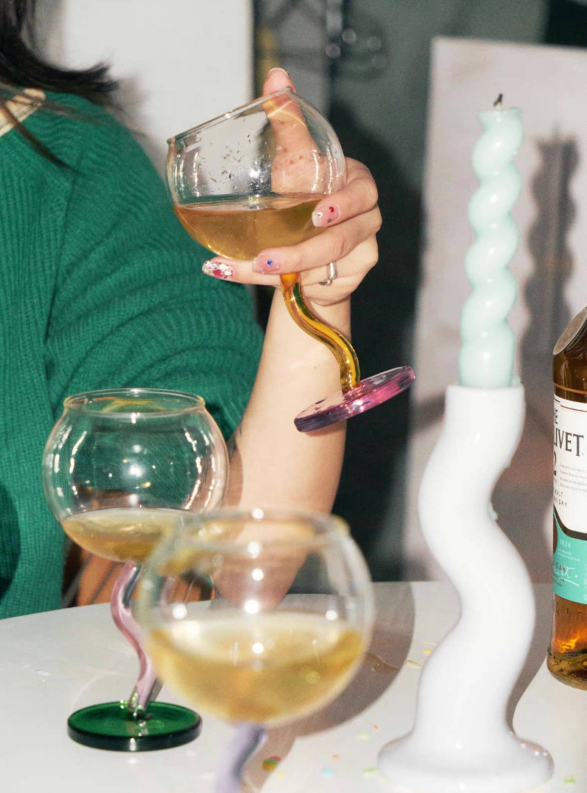 INSPECIAL HOME - Wholesale Wine Glass - Case of 40 Bubble Goblet, Retro Coloured Wine Cocktail Glass7