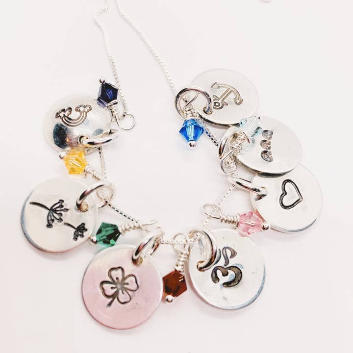 Personalisierte gute JuJu Charm Halskette für den Großhandel von Her Hero, LLC