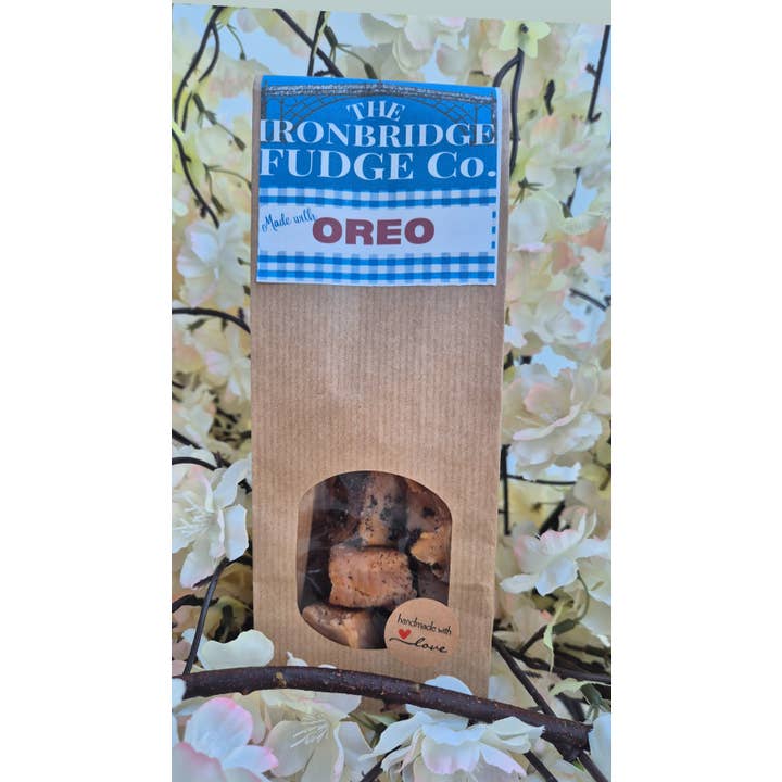 Oreo Creamy Fudge with Cookie Crumbs for wholesale by The Ironbridge Fudge Co.