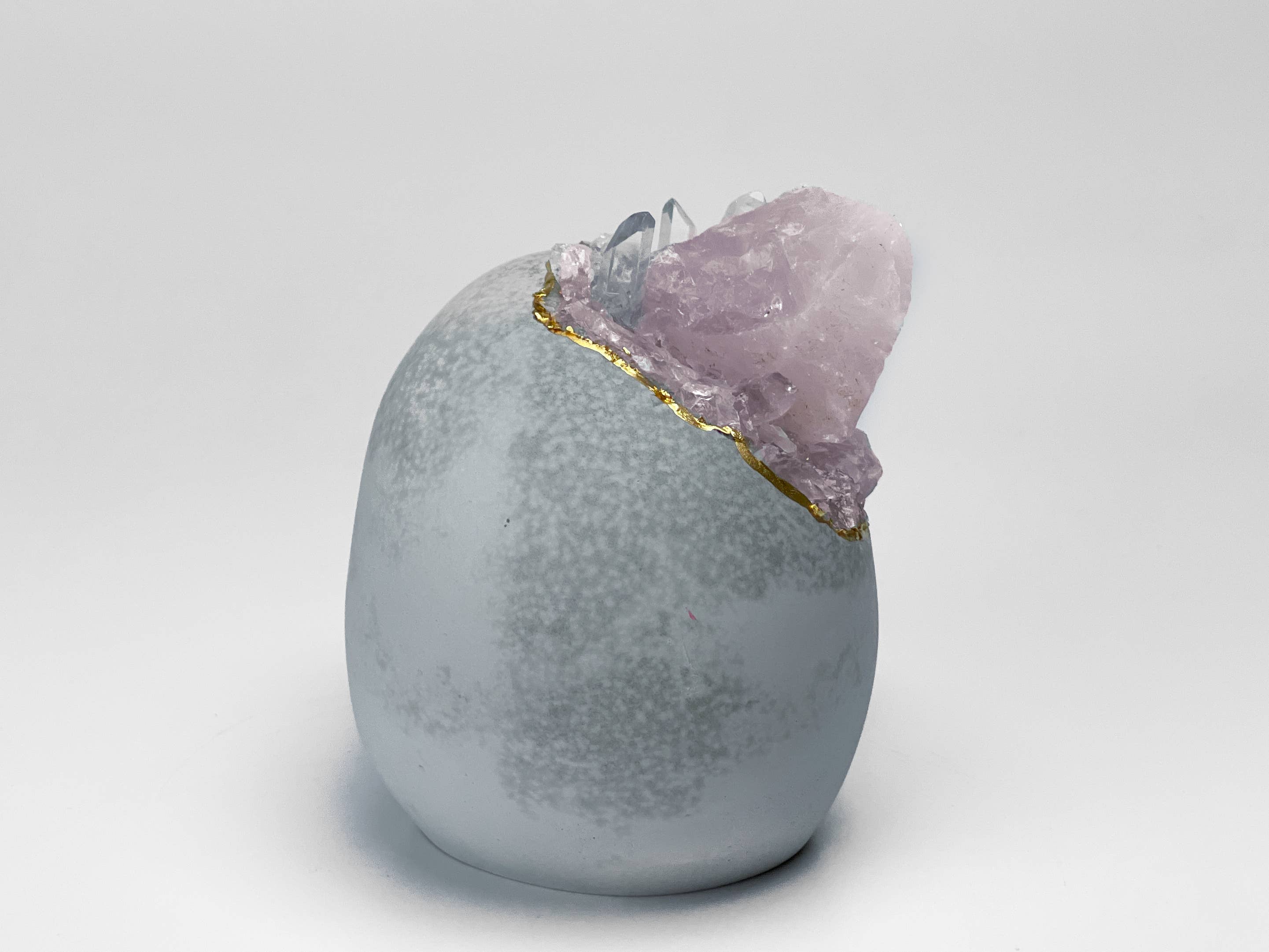 Planters Made in the USA - Wholesale Decoratief beeldje - Groot schedelbeeld van rozenkwarts en natuurlijke kristallen1