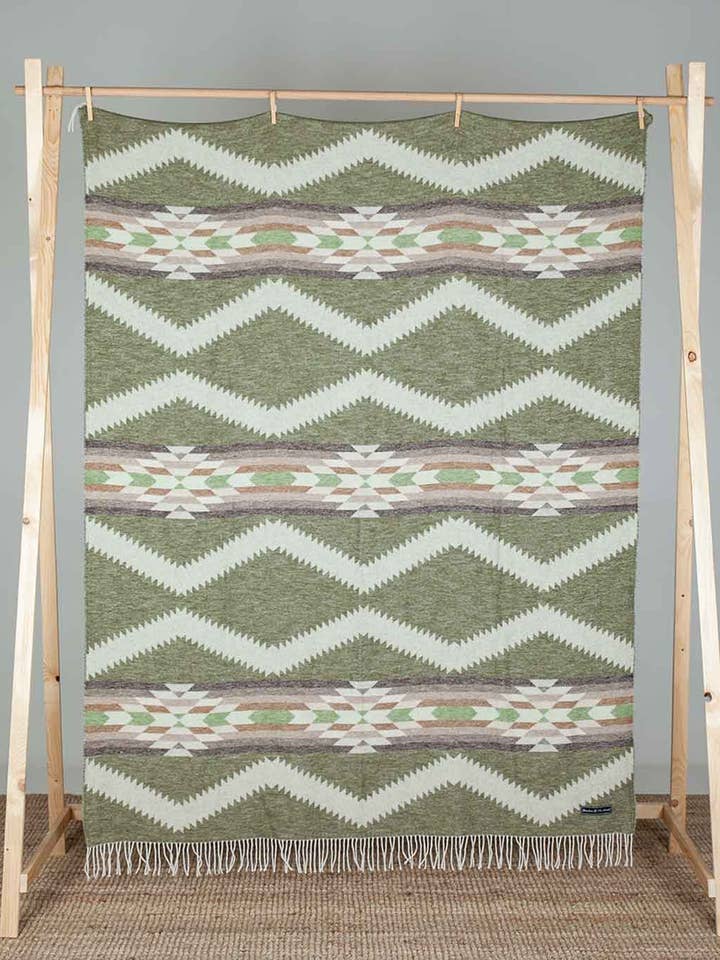 Blanket Mapu Green for wholesale by Blankets Of The World
