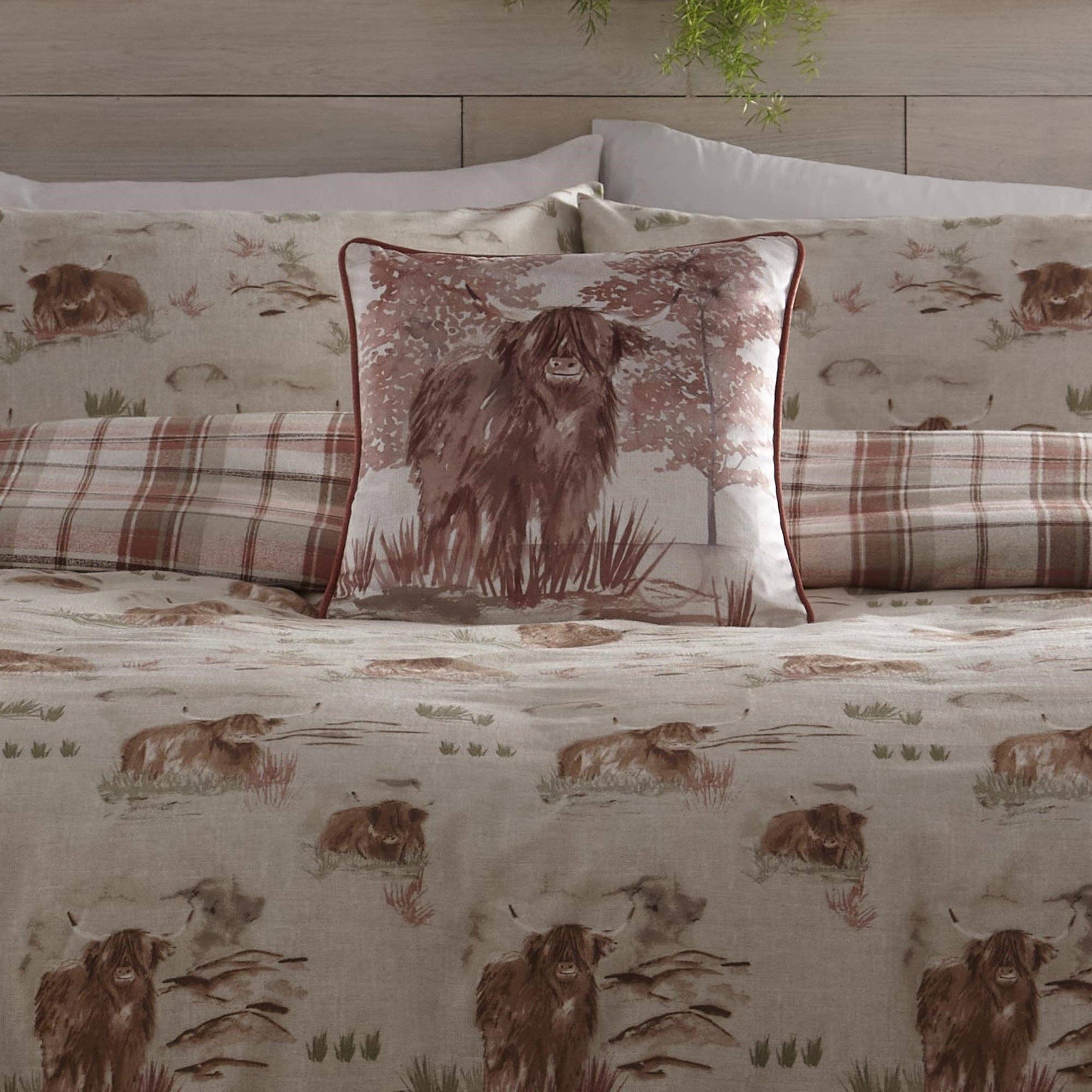 UW Home - Wholesale Throw/Decorative Pillow - Hanson Highland Cow Cushion Cover by D & D in Terracotta2