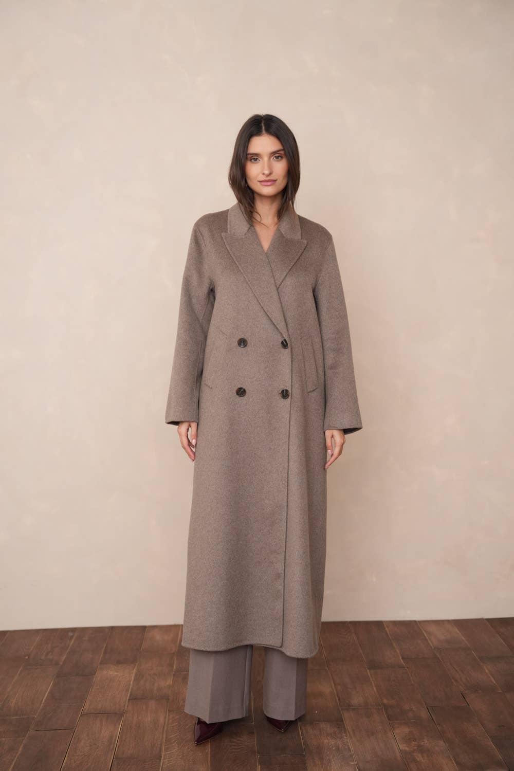 Attentif Paris – Großhandel Mantel - Damen – Extra langer, handgenähter Oversize-Mantel aus Wollmischung32