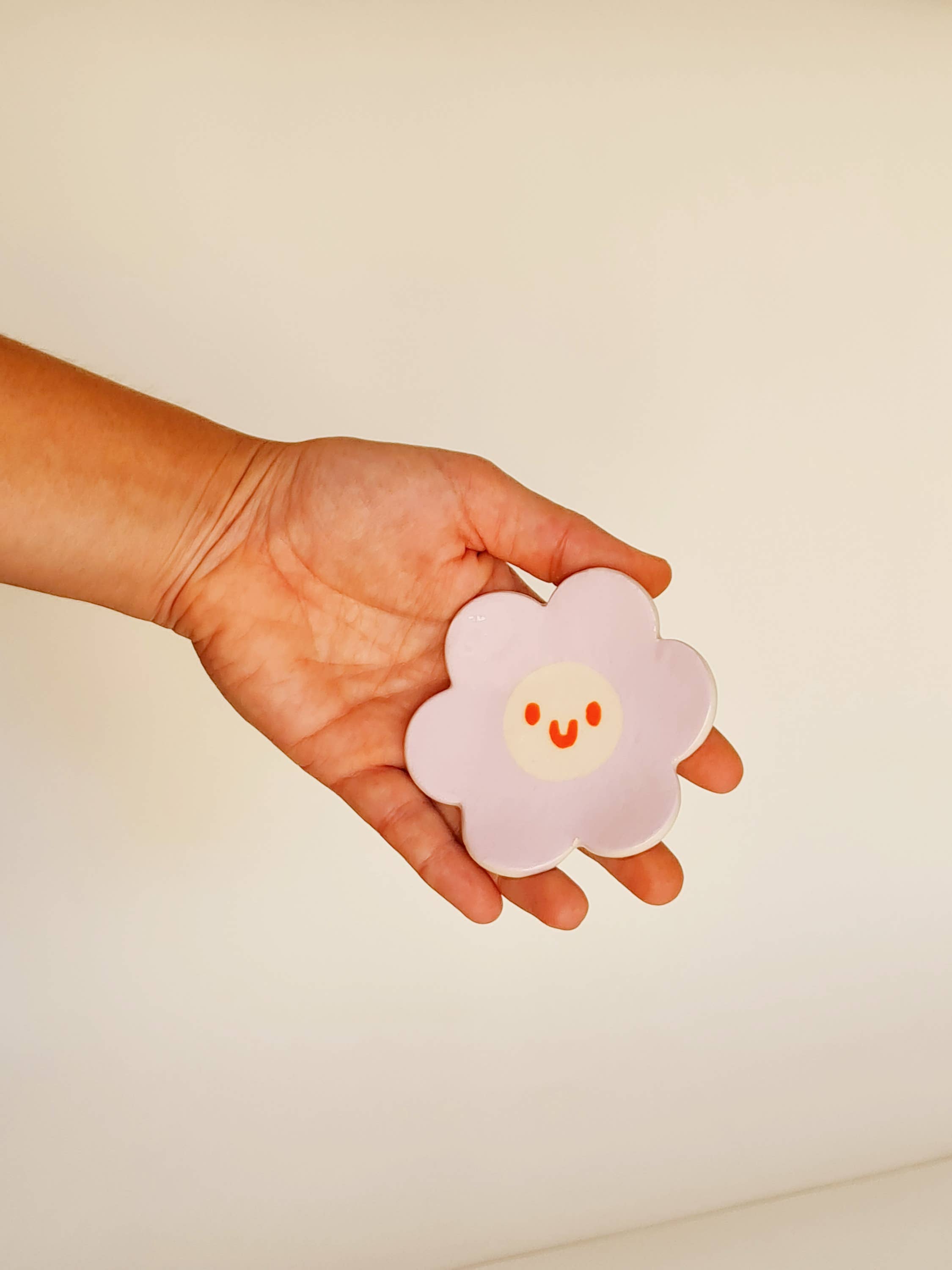 Terra Mate - Wholesale Ornament - Small HAPPY FLOWER bowl1