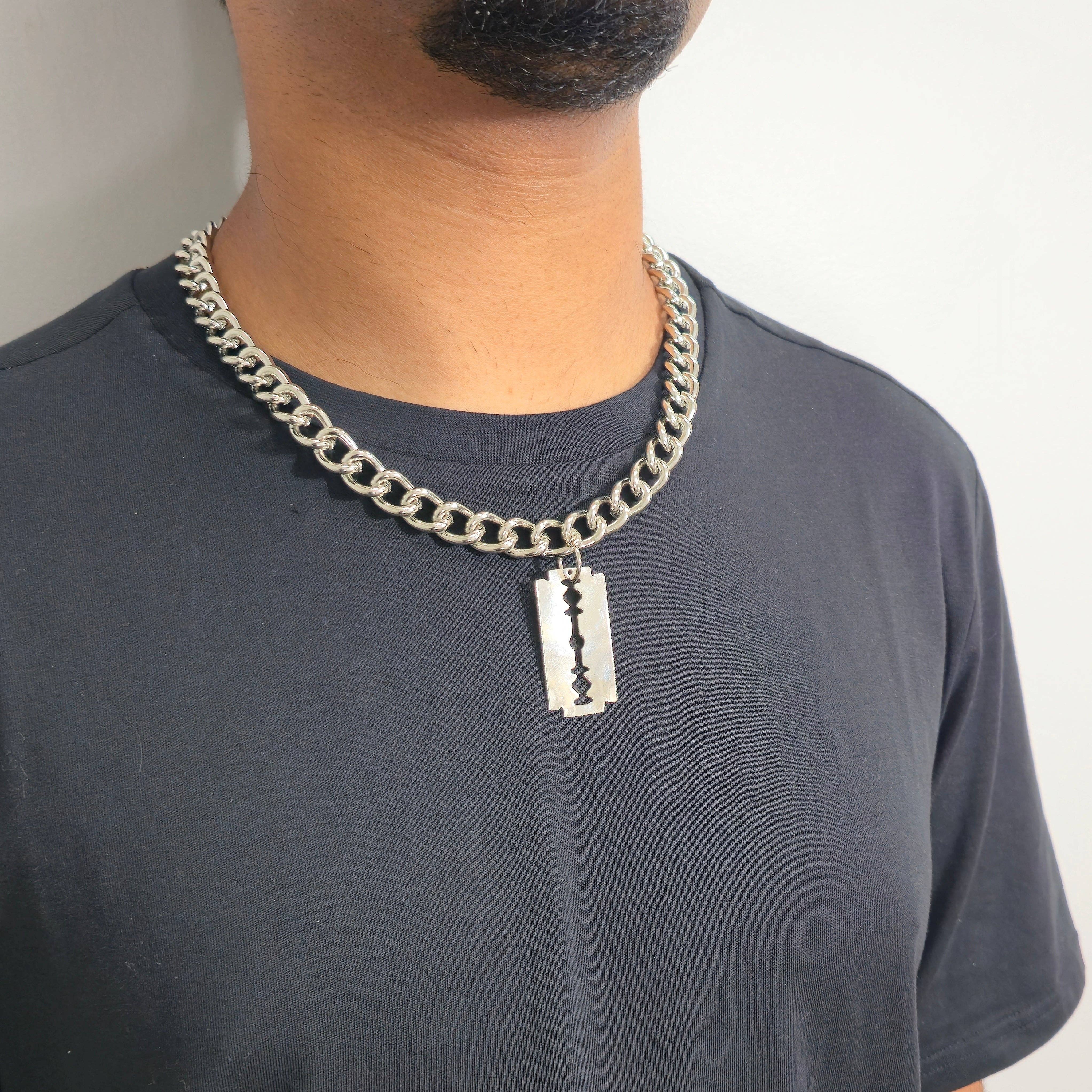Funk Plus - Wholesale Pendant/Charm Necklace - FC987 RAZOR BLADE PENDANT1