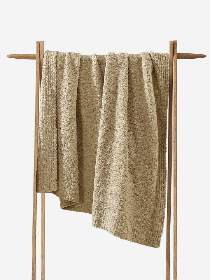 Snug Throw for wholesale by Sunday Citizen