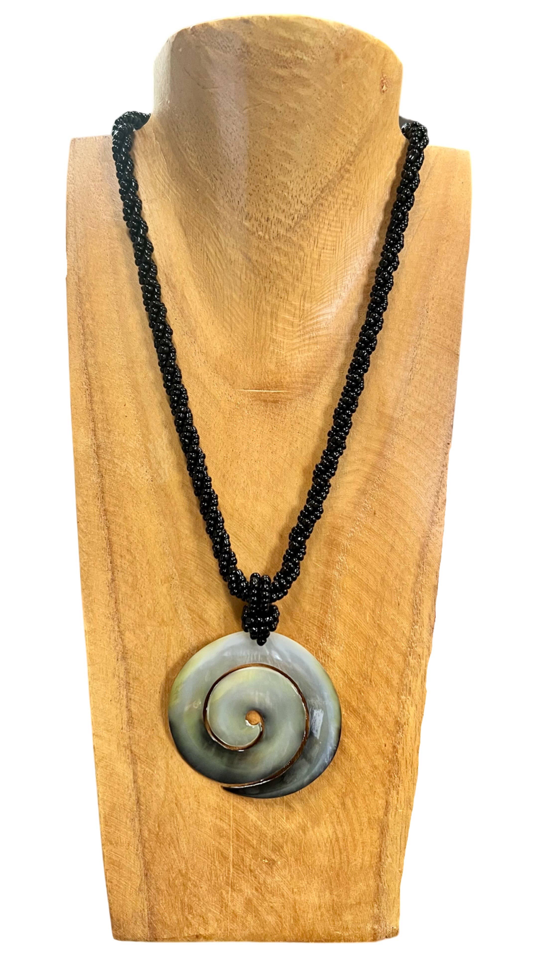 Bamboo Source Tropical Decor - Vendita all'ingrosso Collana con ciondolo/pendaglio - Collana a spirale MOP Shell