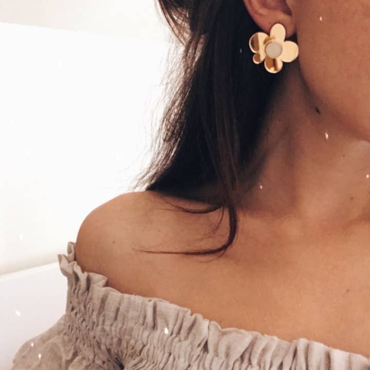 Foxie Collective - Wholesale Dangle Earrings - Moon Flower Midi Studs Earrings | Gold + Cream | WHOLESALE2