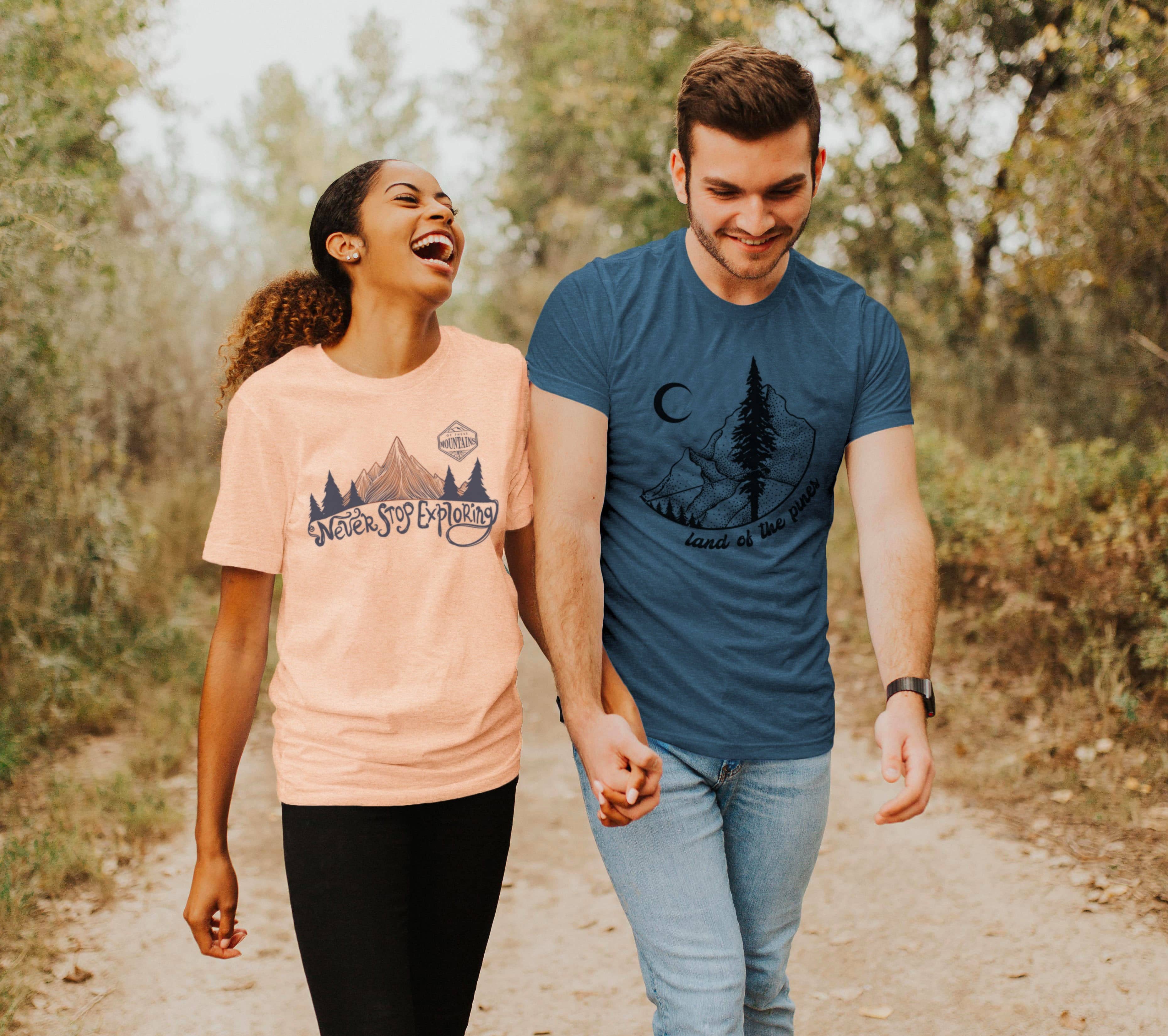 DENIM TRI-BLANDNING Land of the Pines T-shirt för wholesale på Faire2