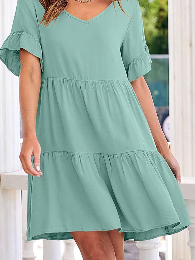 UNISHE - Vendita all'ingrosso Vestito - Donna - Abito A Balze Con Volant Con Scollo A V Semplice E Tasche MD03817