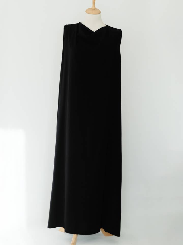 SAIS Fashion – wholesale Kaftan – Women's – 2-Piece Abaya with Scarf in Mocha Mousse and Black