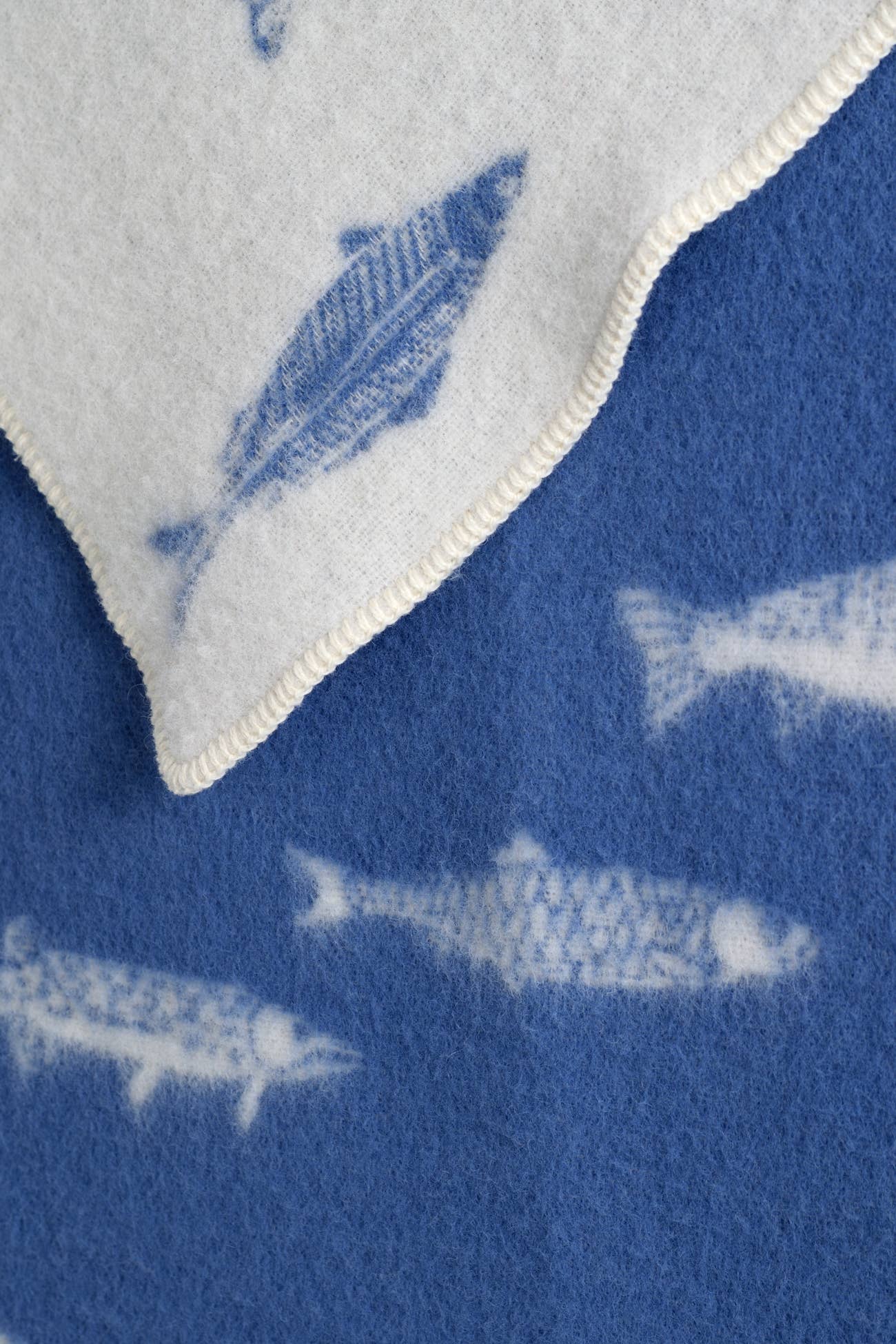 JJ Textile – wholesale Throw blanket – Fish Blue Wool Blanket3