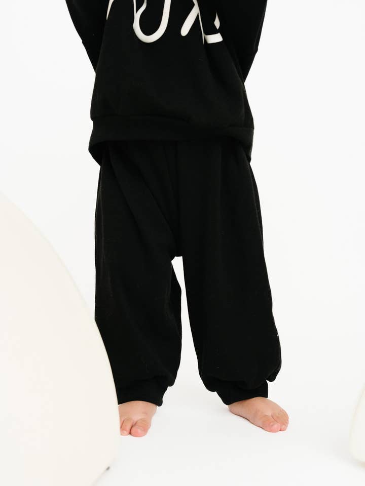 Little One Shop - Wholesale Clothing Set - Baby - Hugs & Kisses Sweatsuit6