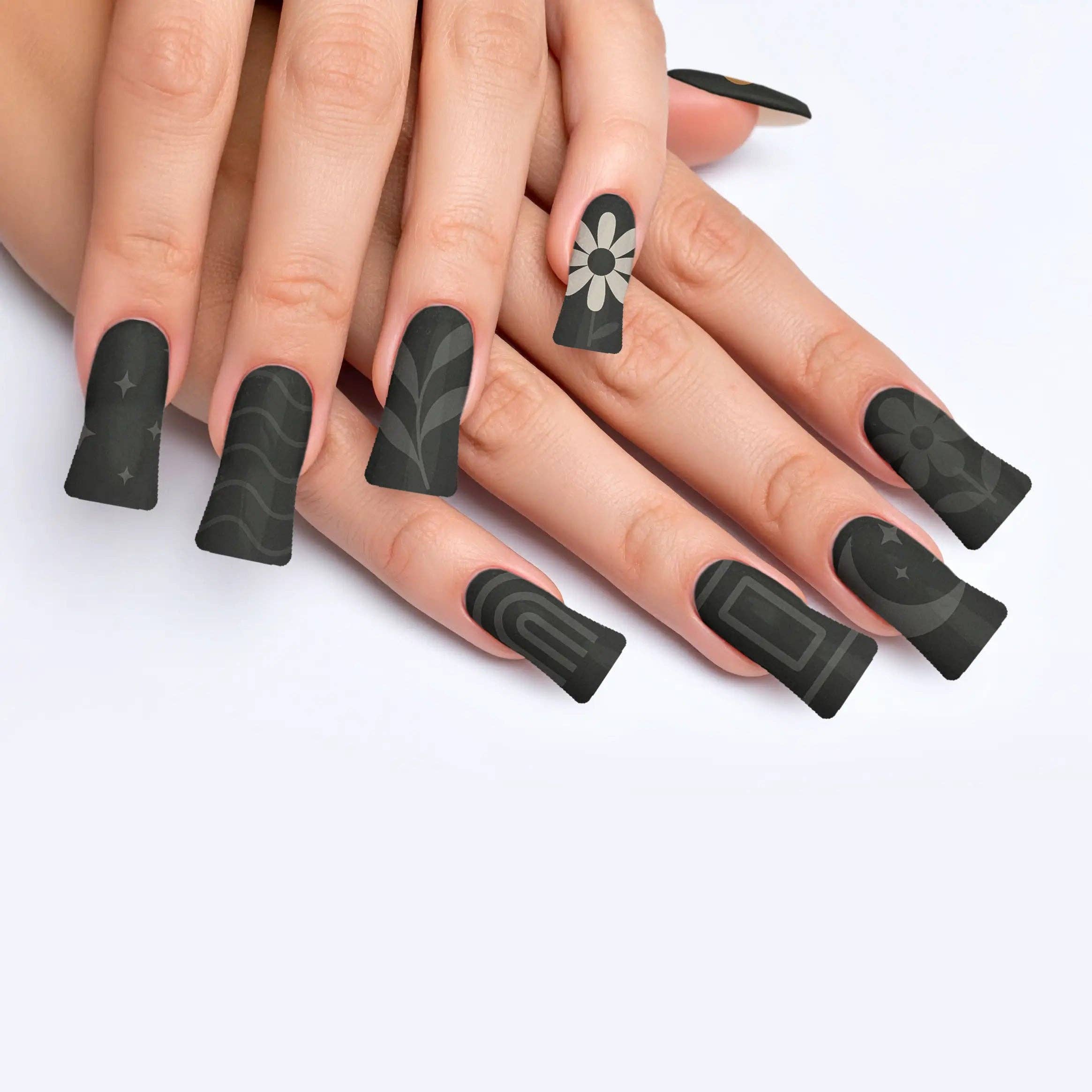 FYNE BODY - Wholesale Press-on/fake nails - Midnight Sunbeam Black Summer Press-On Nails27