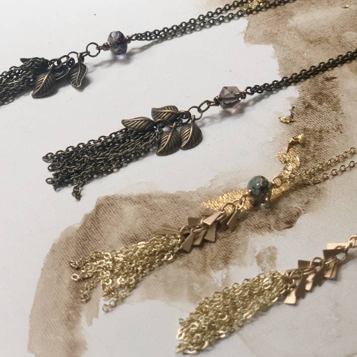 Collana Luna Tassel per la vendita all'ingrosso da parte di MADE for you