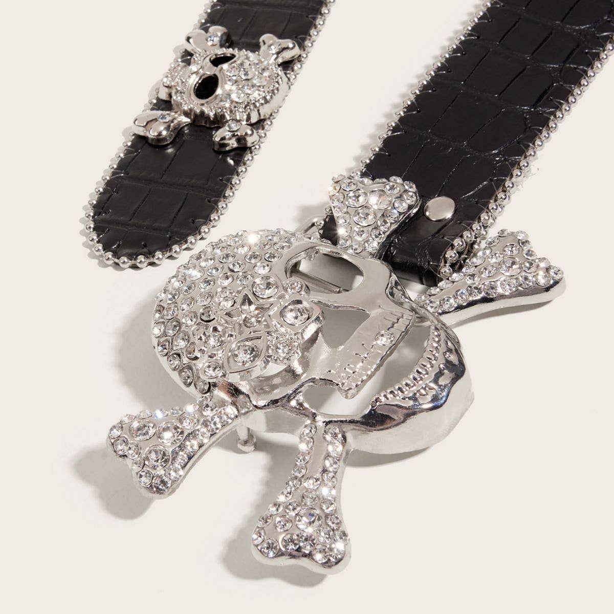 Black CASUAL PUNK STYLE SKULL BELT_CWABE0284 for wholesale on Faire4