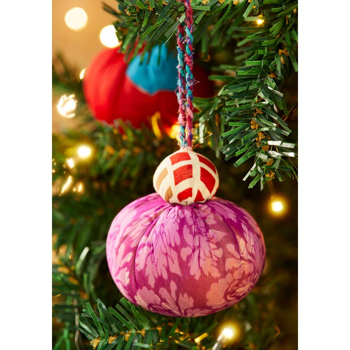 Namaste – wholesale Ornament – Recycled Sari Decoration Double Bauble1