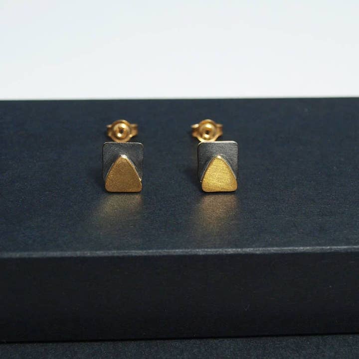 Boucles d'oreilles géométriques, boucles d'oreilles carrées en argent, or pour la vente par Fragkiski Designs