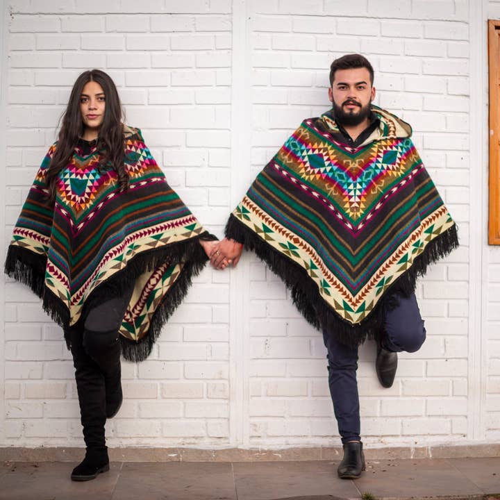 Poncho Festival de Alpaca - Poncho Mexicano Obtido de Forma Ética e Sustentável por atacado de Casa Bonita