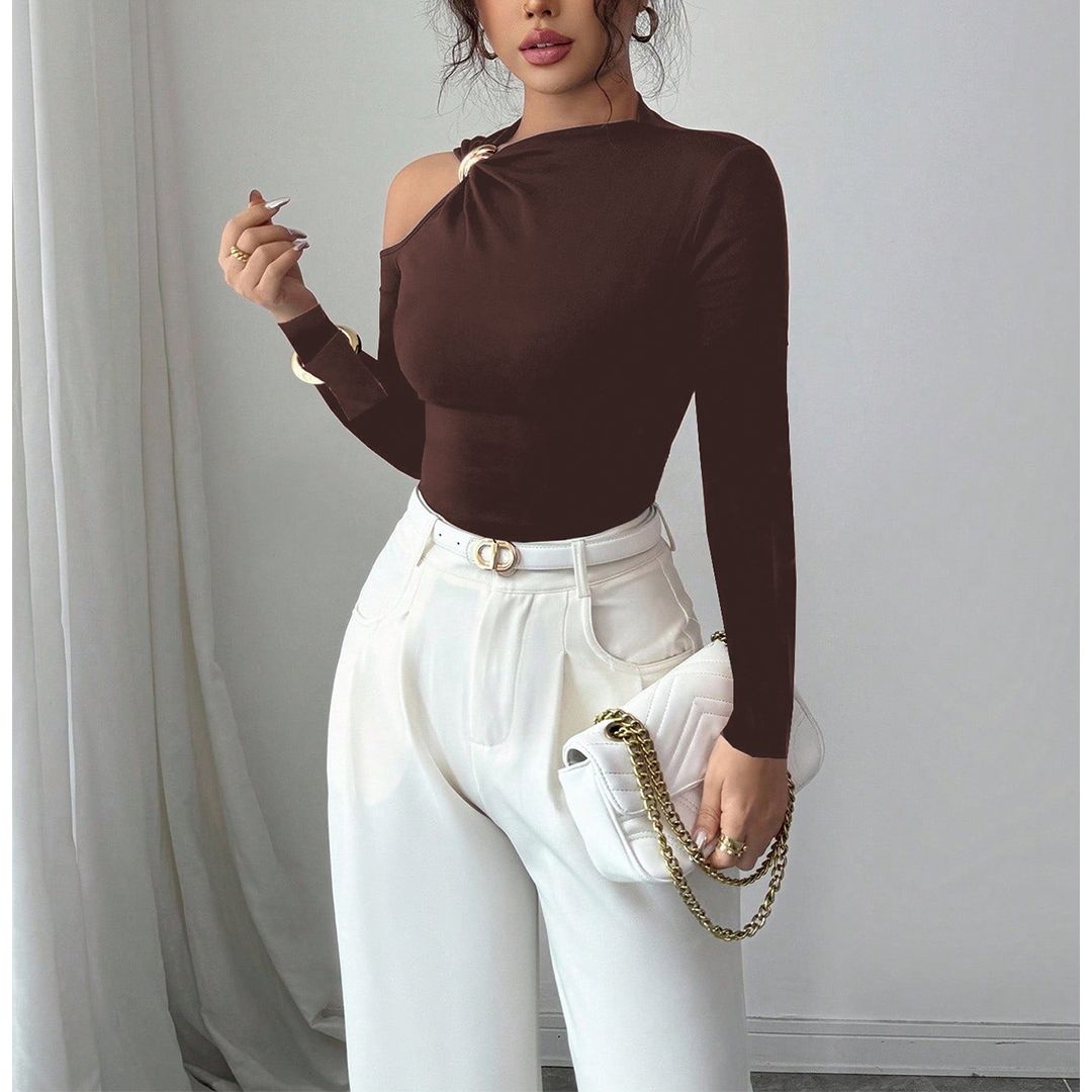 UNISHE - Wholesale Blouse - Women's - Asymmetrical Neck One-Shoulder Metal Decor Fitted Top ZK36716