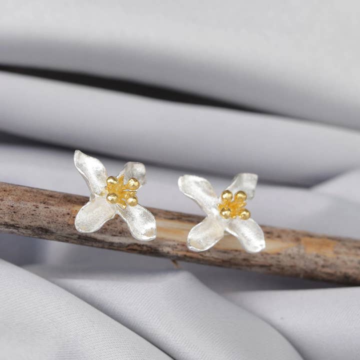 MadamLili - Wholesale Stud/Post Earrings - 925 Silver Lilies Stud Earrings - EHR925-4111
